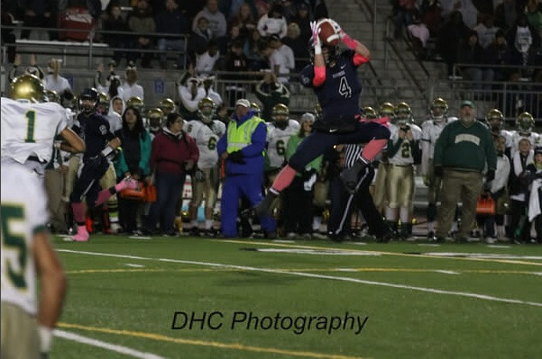 (Hettinger making an catch against Auburn /DHC Photography - http://dhc.smugmug.com/)