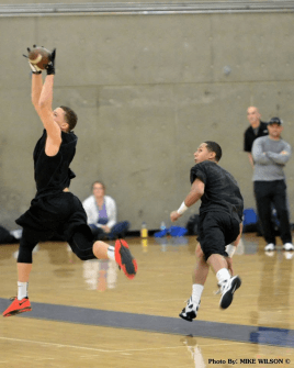 Molden guarding Utah commit and nationally ranked 2015 WR Justice Murphy at Barton Elite during the Winter.